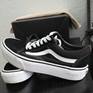 Vans Classic Black and White Low-Tops